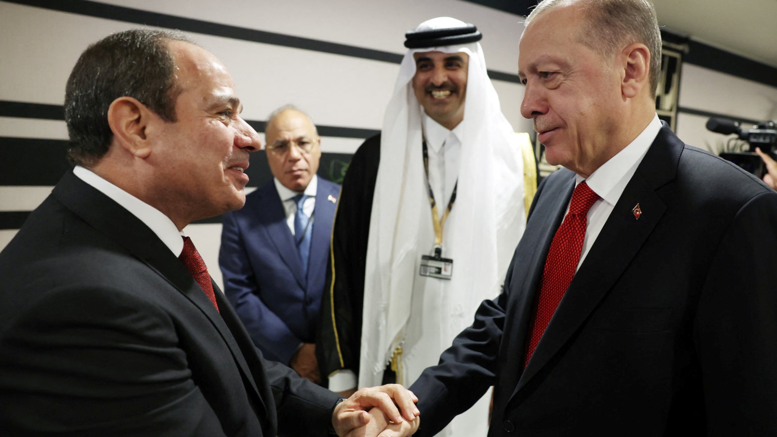 لقاء إردوغان والسيسي في الدوحة 
