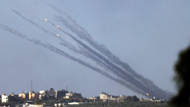 صواريخ أطلقتها حماس من غزة باتجاه تل أبيب في 30 أكتوبر 2023