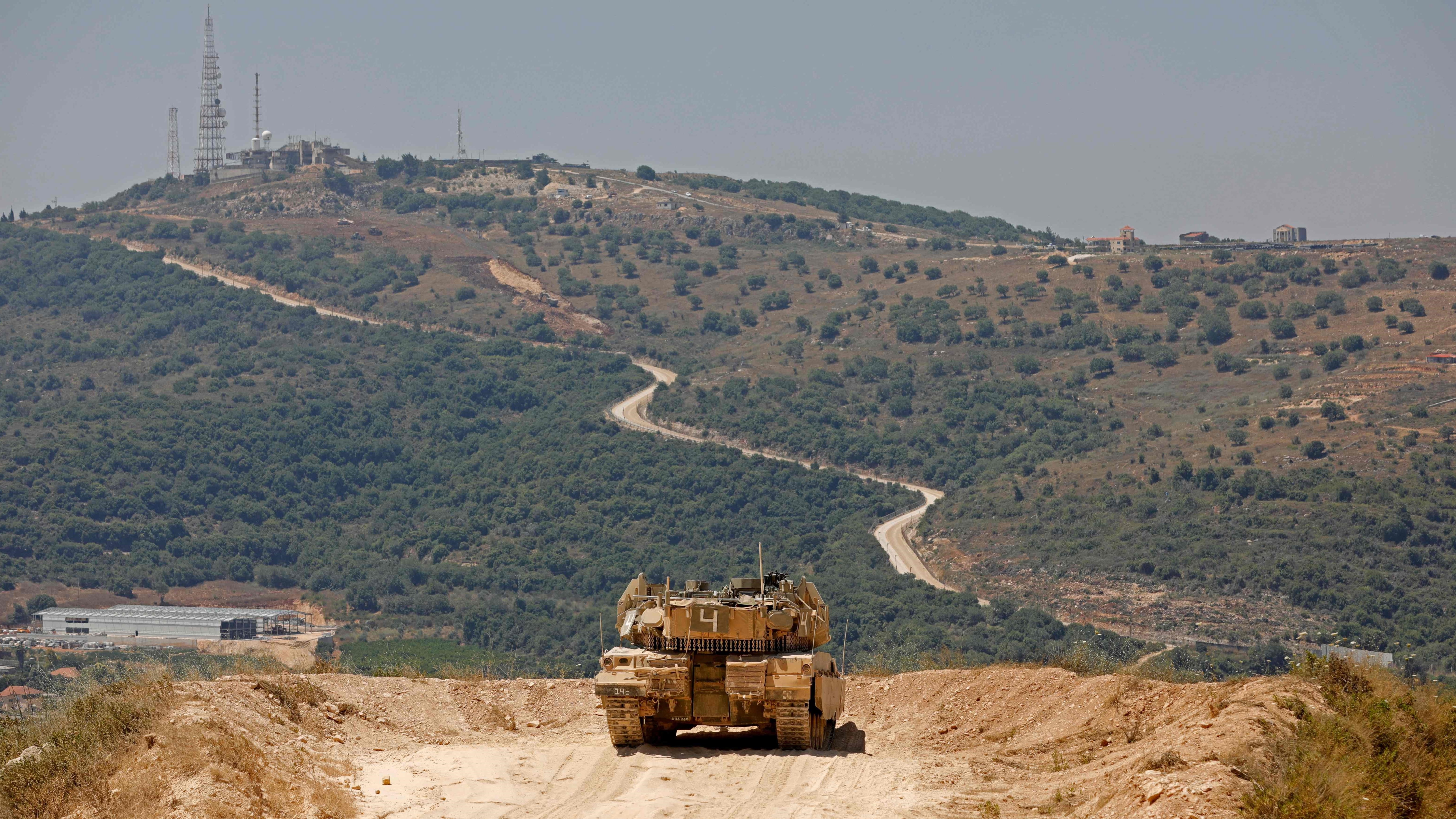 ميركافا إسرائيلية على الحدود مع لبنان