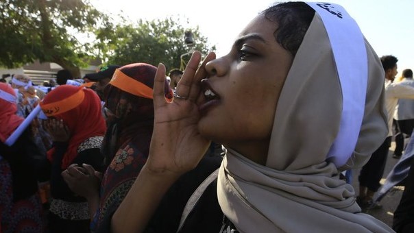 النساء السودانيات في مقدمة الحراك الوطني دائمًا