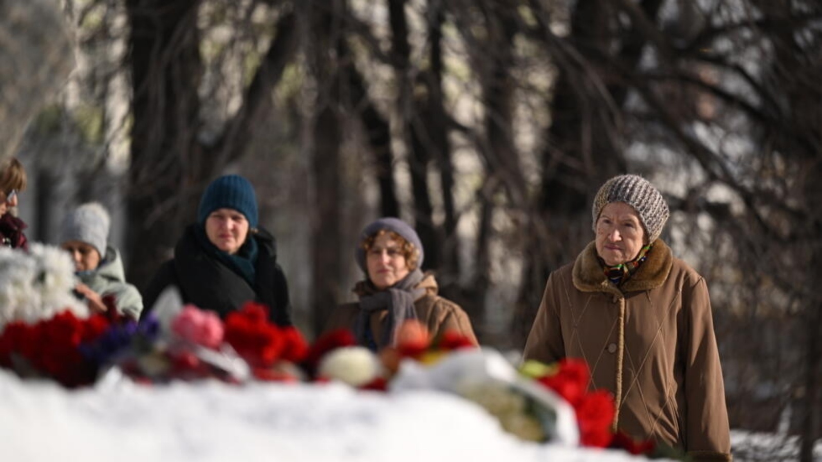 روس يكرمون ذكرى المعارض اليكسي نافالني الذي توفي في سجنه