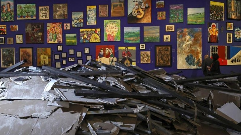 أعمال لفنانين من قطاع غزة في متحف بيرزيت في الضفة الغربية المحتلة في 11 شباط/فبراير 2024