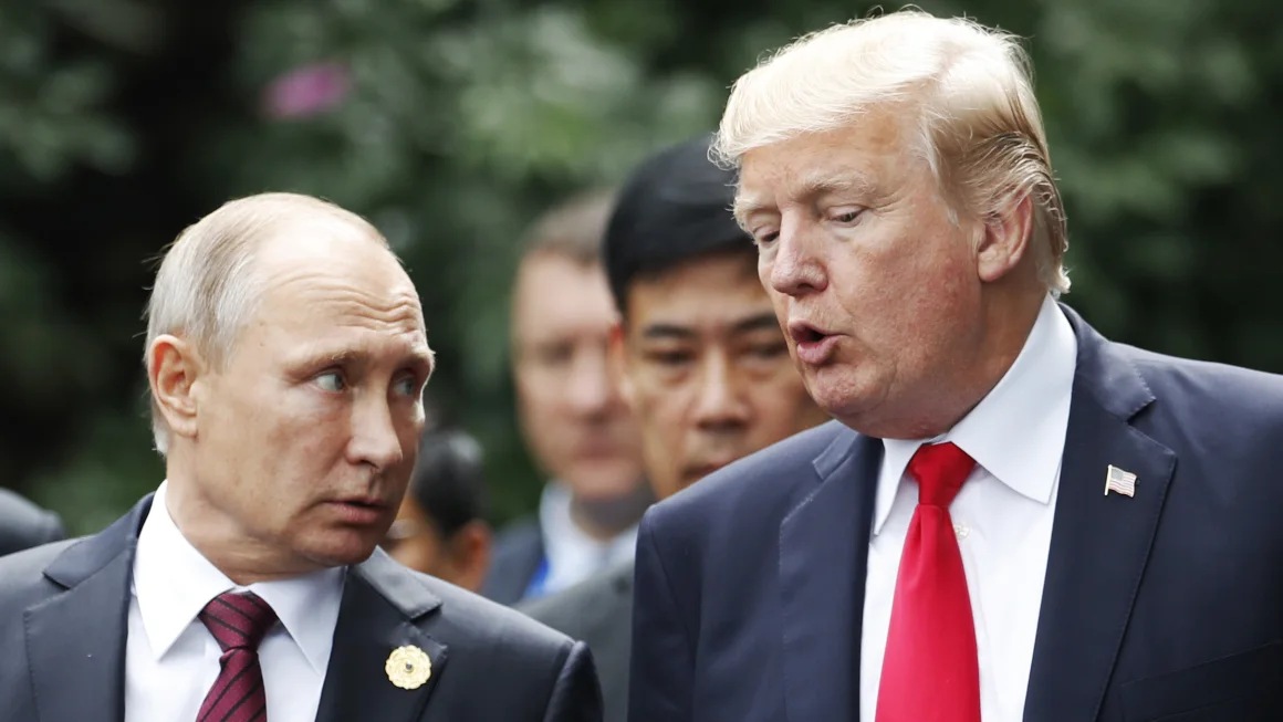 زعم تقرير للجاسوس السابق كريستوفر ستيل بأن ترامب تآمر مع الكرملين للفوز بانتخابات عام 2016