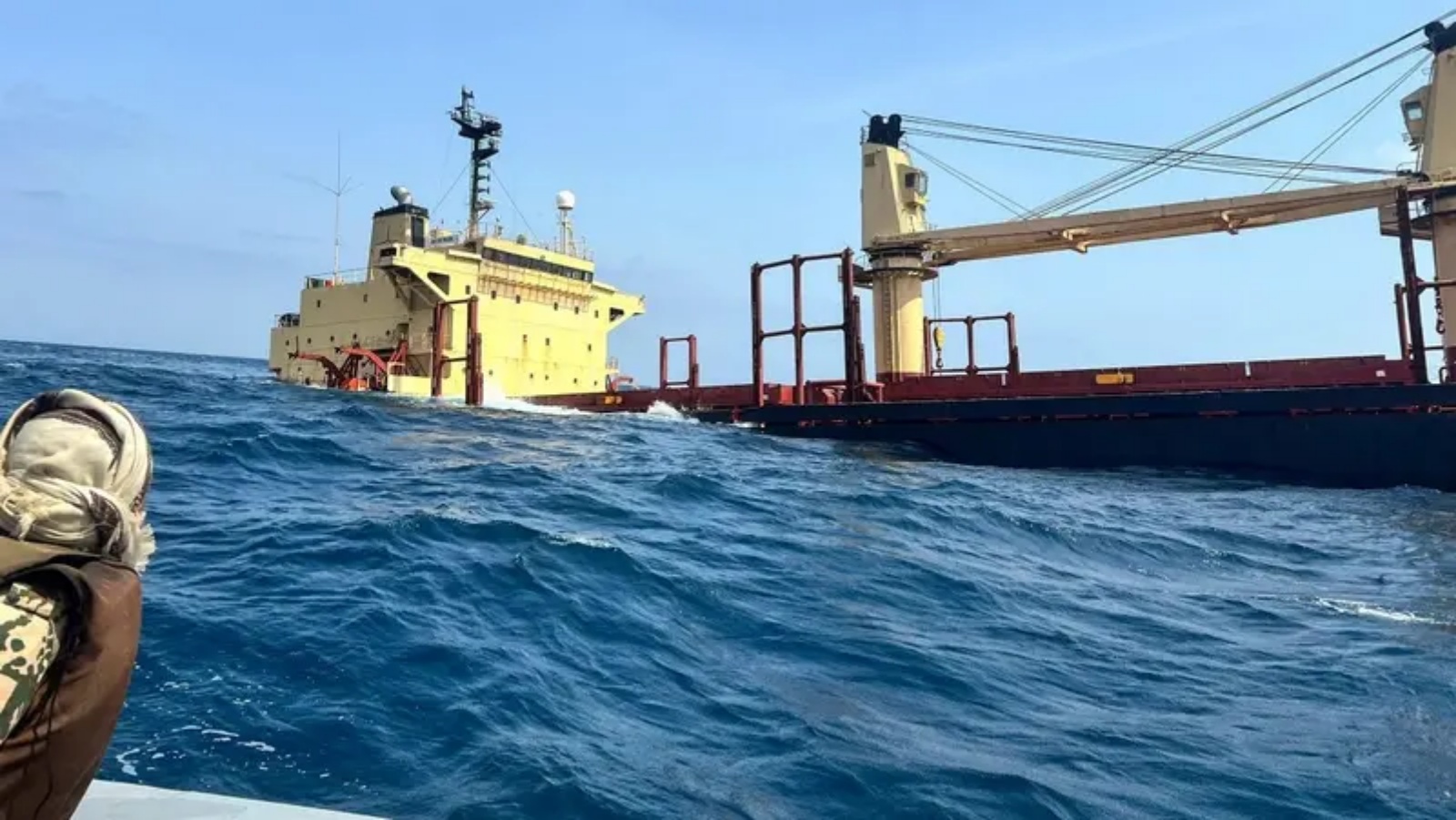 السفينة روبيمار التي غرقت في البحر الأحمر قبالة سواحل اليمن الغربية جراء هجوم لميليشيا الحوثي