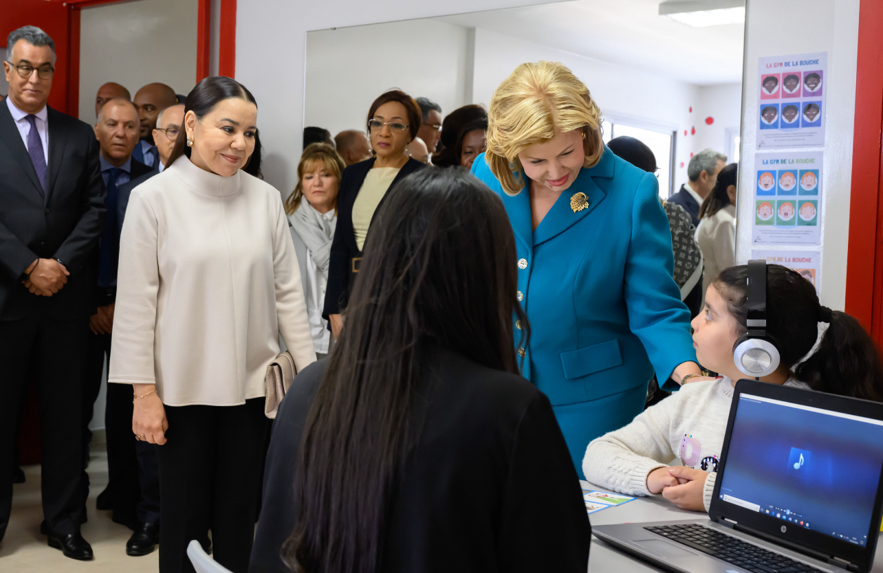 السيدة الاولى الايفوارية دومينيك واتارا والأميرة للا أسماء خلال زيارتهما لمؤسسة للا أسماء بالرباط