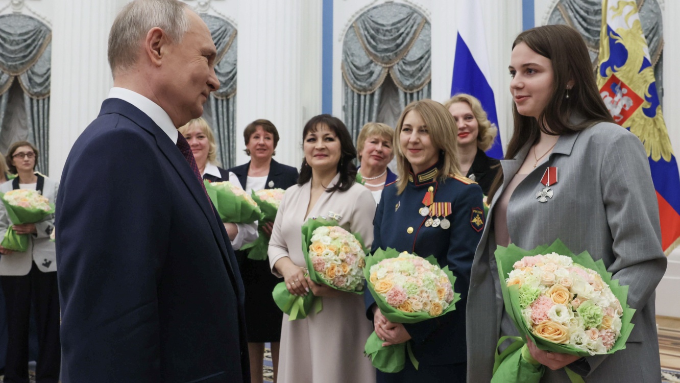 الرئيس الروسي فلاديمير بوتين حرص على تهنئة الروسيات في اليوم العالمي للمرأة