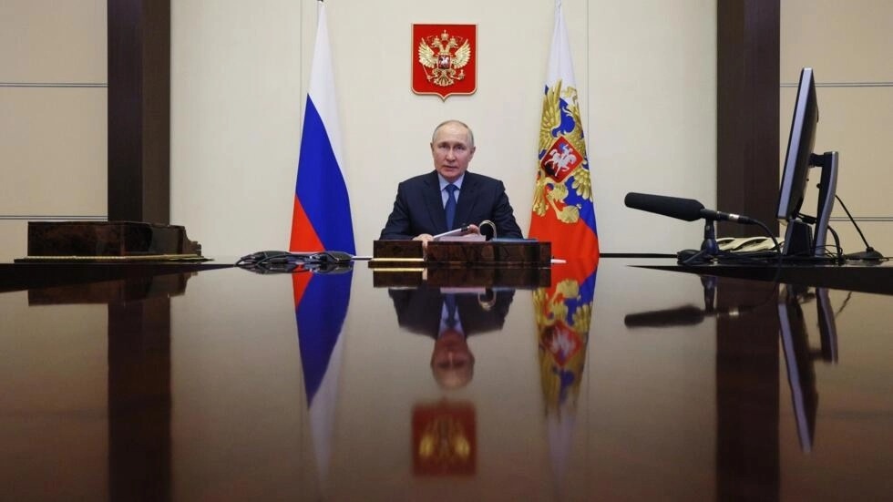 الرئيس الروسي فلاديمير بوتين في صورة في الكرملين مؤرخة 11 نيسان/أبريل 2023