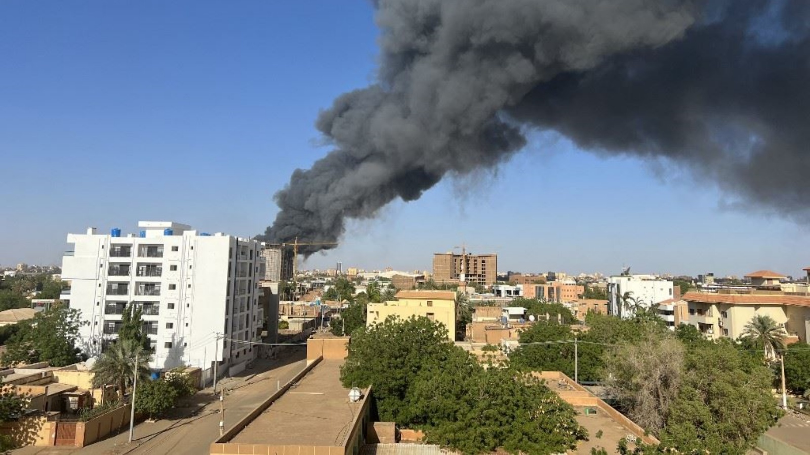 دخان يتصاعد جراء غارات جوية في عدد من المناطق بولاية شمال دارفور