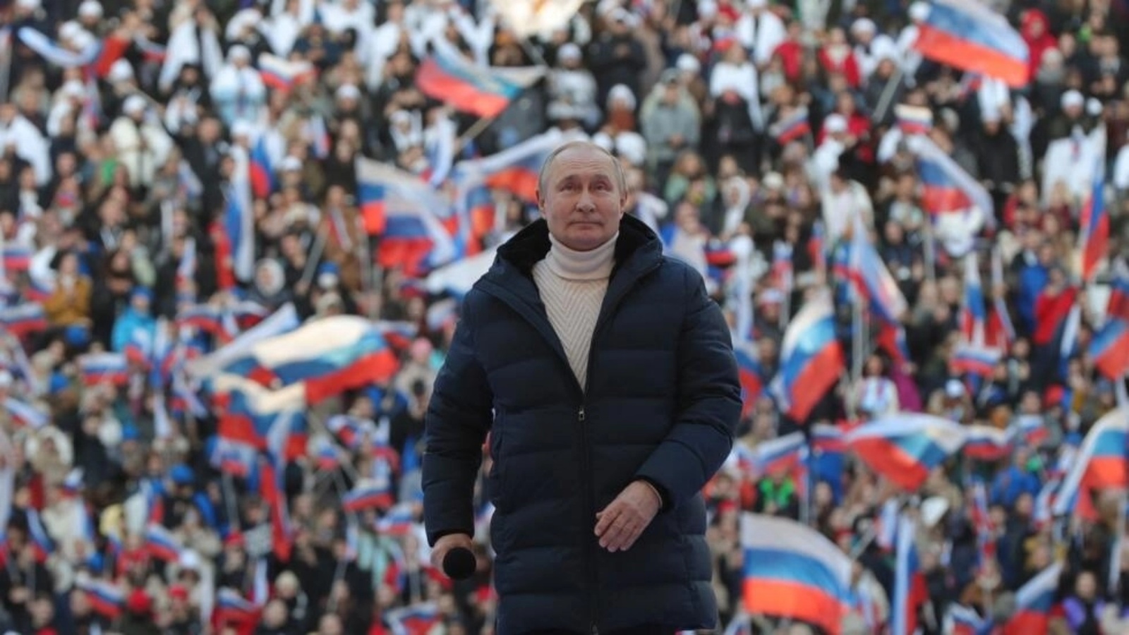 يحتفل فلاديمير بوتين بالذكرى الثامنة لضم شبه جزيرة القرم إلى موسكو، في ملعب لوجنيكي الأولمبي. في 18 آذار (مارس) 2023