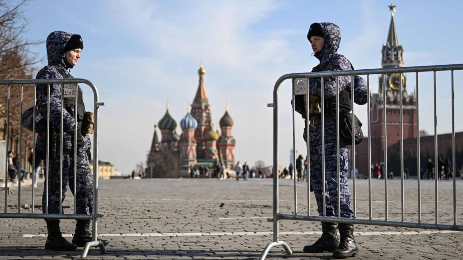 عناصر من الأمن الروسي في الميدان الأحمر بموسكو 
