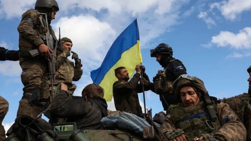 لماذا خفضت أوكرانيا سن التعبئة العسكرية؟