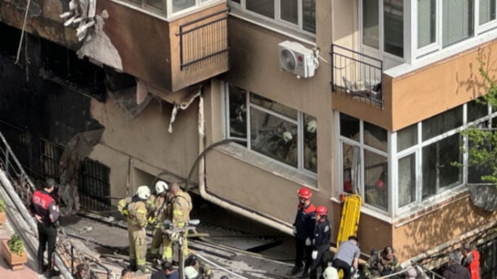  حريق اندلع في الطابق السفلي من مبنى سكني مؤلف من 16 طابقا في إسطنبول