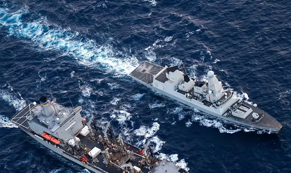 وزارة الدفاع البريطانية تخصص سفينة للانقاذ البحري لغزة 