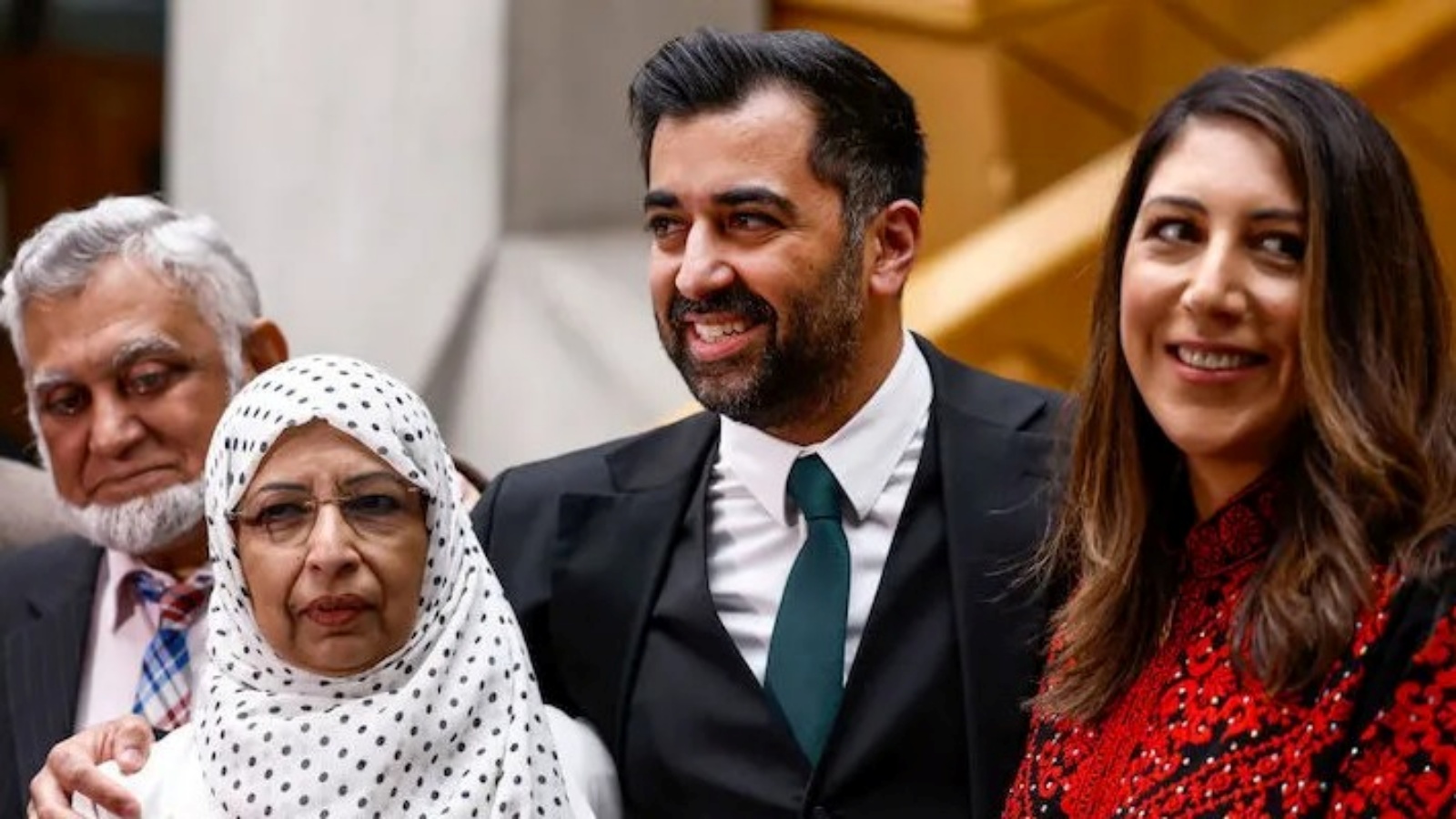 الوزير الاسكوتلندي الأول يتوسط زوجته الفلسطينية الأصول ووالديها اللذين كانا احتجزا في غزة في أكتوبر 