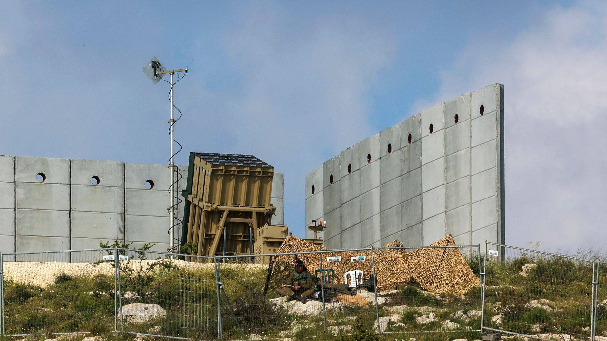 بطارية نظام دفاع جوي من القبة الحديدية بالقرب من القدس