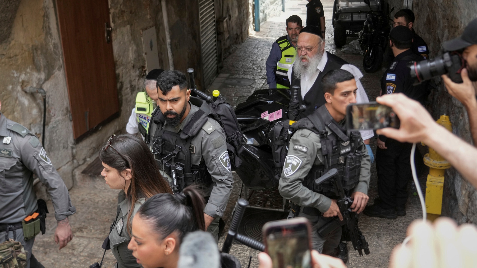 انتشار الأمن الاسرائيلي في موقع حادثة الطعن