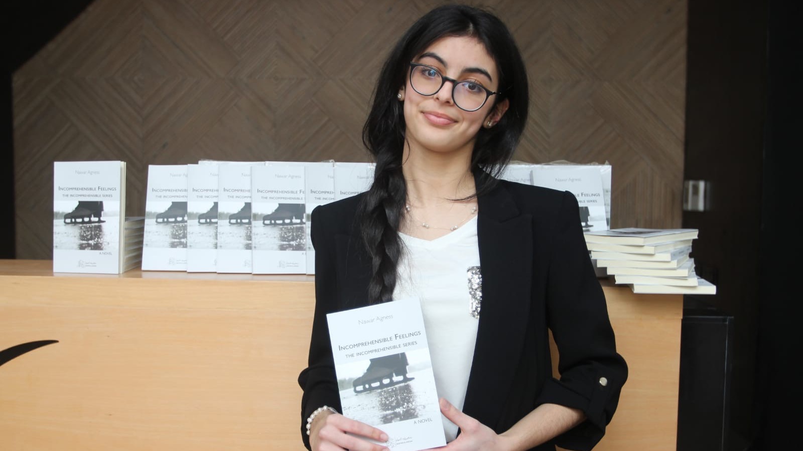 الكاتبة المغربية اليافعة نوار أكنيس