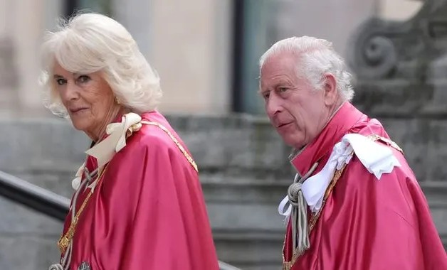 الملك تشارلز والملكة كاميلا كما ظهرا في حفل كاتدرائية القديس بولس 