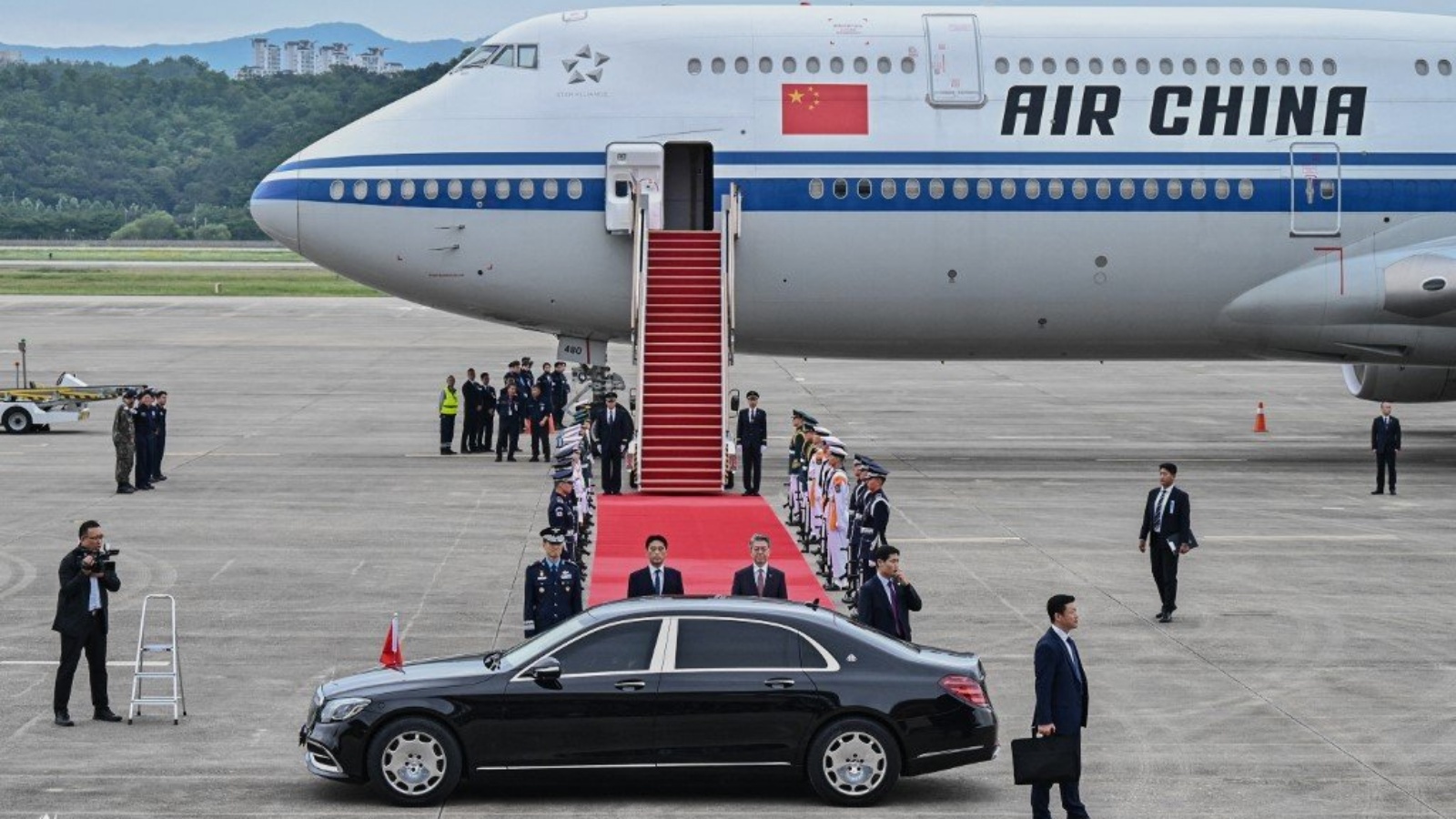 رئيسا وزراء الصين واليابان يصلان إلى سيول الأحد للمشاركة في قمة ثلاثية مع رئيس كوريا الجنوبية