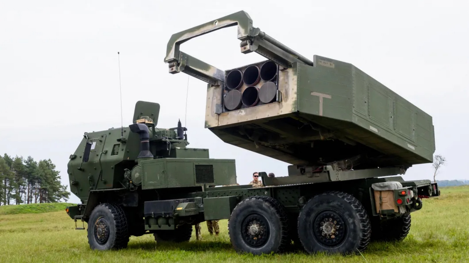 بطارية راجمات "هيمارس" 