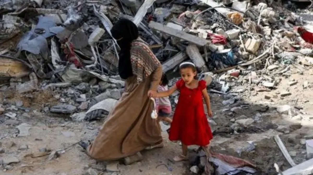 يشير تقرير معهد رويترز إلى أن بعض الناس اعتزلوا الأخبار ومتابعتها من وراء ما يبث عن الحرب في غزة