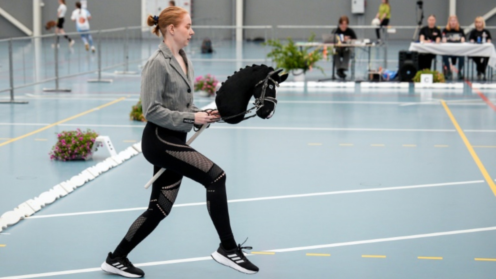 إحدى الفارسات تشارك في بطولة هوبي هورسينغ في فنلندا