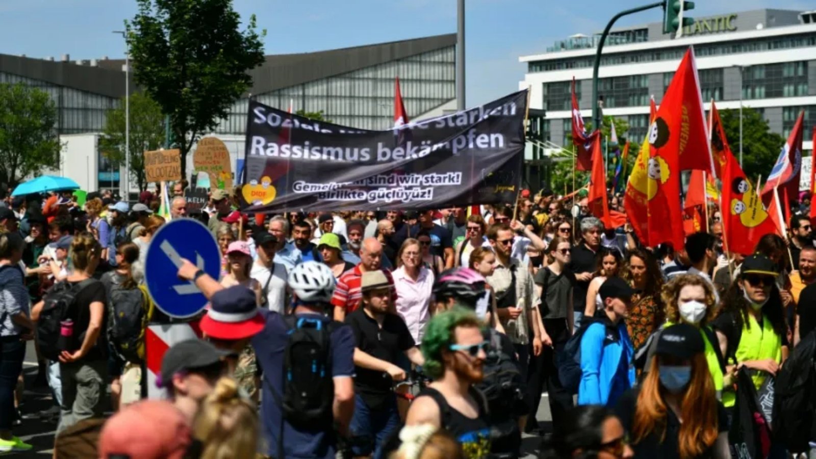 تظاهرة ضد مؤتمر حزب البديل من اجل المانيا في اسن في 29 حزيران (يونيو) 2024 