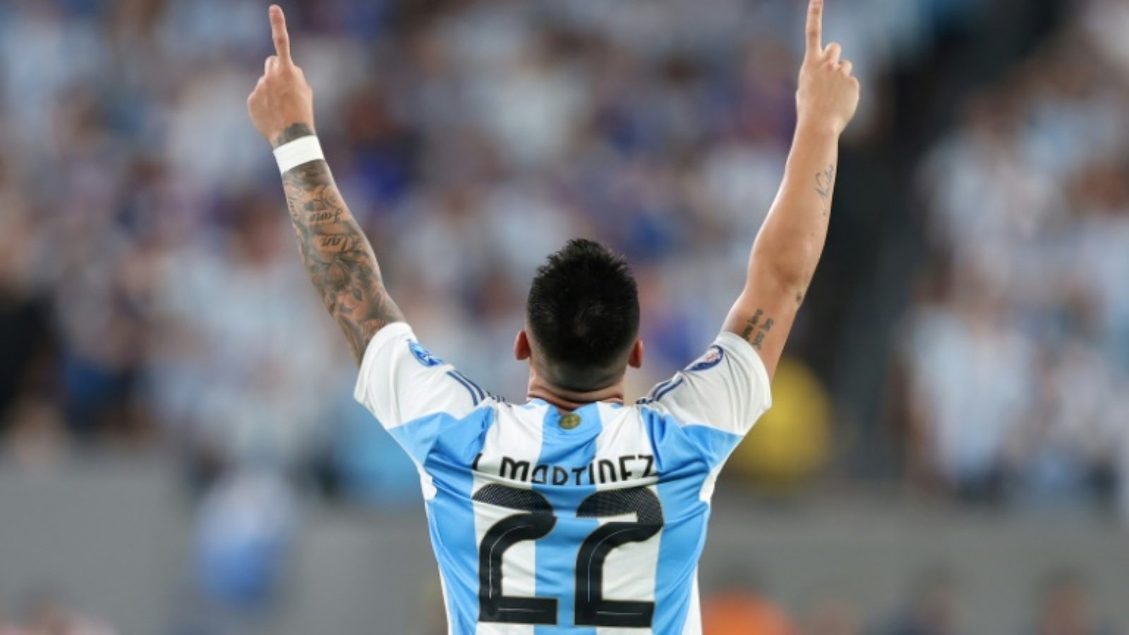 مهاجم الأرجنتين لاوتارو مارتينيس يحتفل بهدف الفوز في مرمى تشيلي (1-0) في الجولة الثانية لمسابقة كوبا أميركا في الولايات المتحدة في 25 حزيران (يونيو) 2024