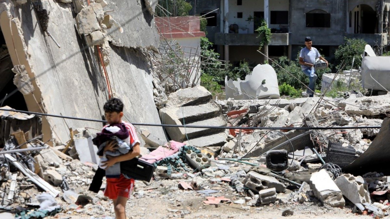  أنقاض مبنى دمّره القصف الإسرائيلي في عيتا الشعب (أ ف ب). أنقاض مبنى دمّره القصف الإسرائيلي في عيتا الشعب