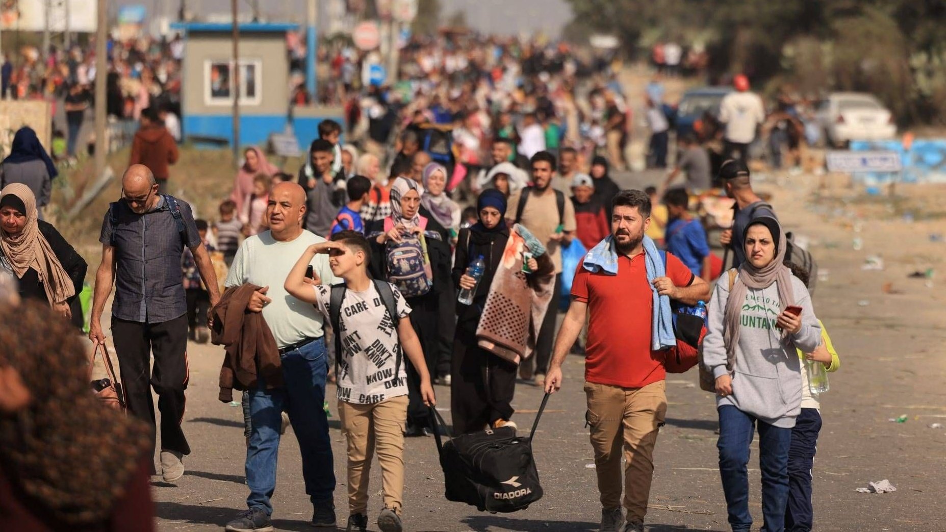 المواطن الغزاوي بين تهديد اسرائيل وضغوط حماس