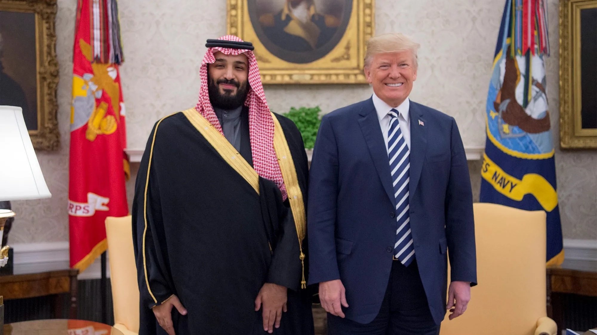 ولي العهد السعودي الأمير محمد بن سلمان والرئيس الأميركي دونالد ترامب في لقاء سابق