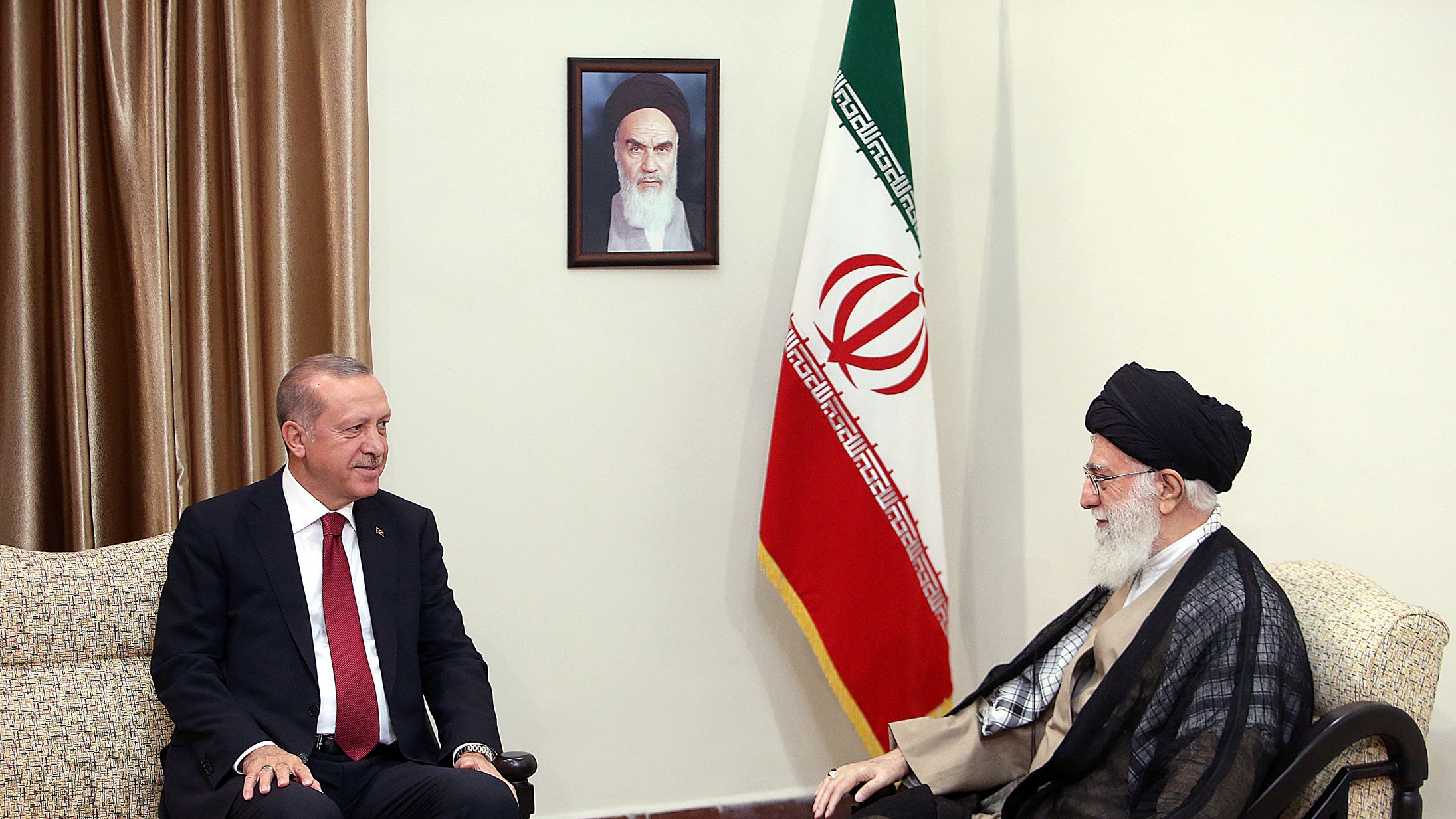 خامنئي وأردوغان في لقاء سابق