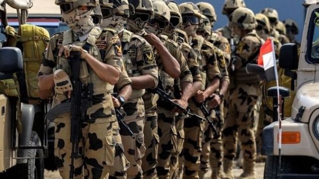 مصر تنشر قواتها في سيناء 