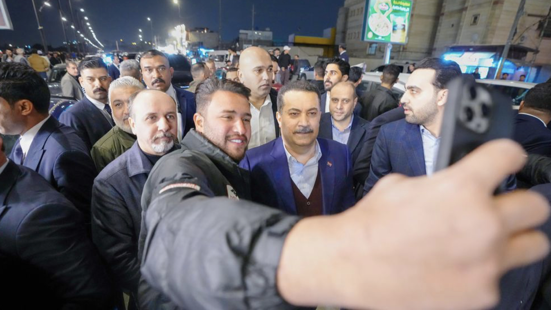 السوداني وسط أهله في بغداد