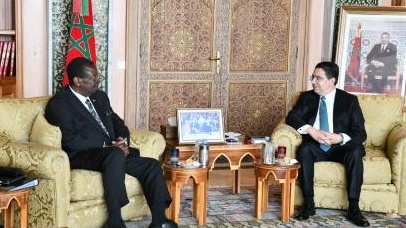 وزير خارجية المغرب لدى استقباله الوزير الاول ووزير خارجية كينيا في الرباط