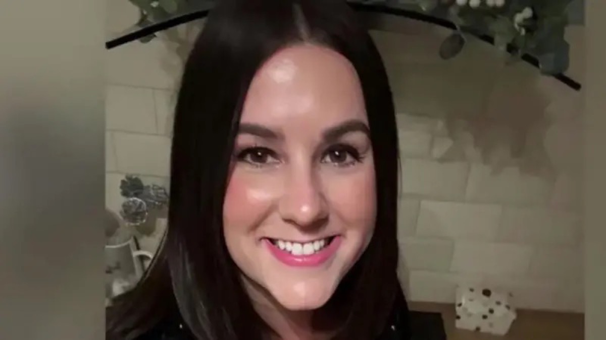 دعت لوسي كونولي إلى إحراق الفنادق التي تؤوي طالبي اللجوء وكتبت 