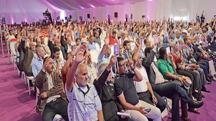 جدل سياسي حاد بين الاتحاديين بسبب تعبيد الطريق لولاية رابعة لإدريس لشكر