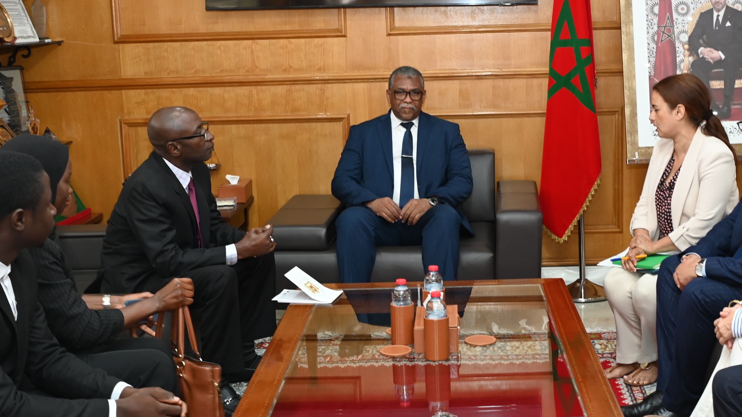 وفد رفيع المستوى من جمهورية غامبيا خلال زيارته لوزارة العدل المغربية