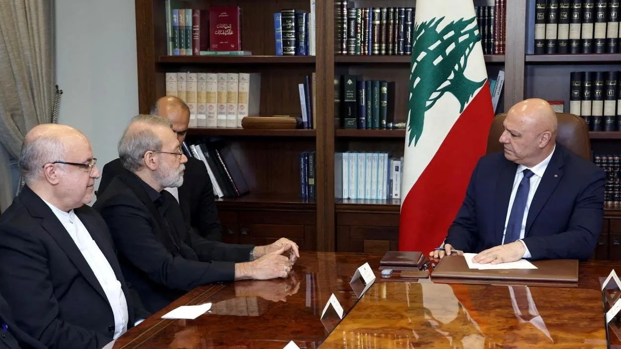 الرئيس اللبناني جوزيف عون في اجتماع مع علي لاريجاني أمين عام المجلس الأعلى للأمن القومي في إيران 