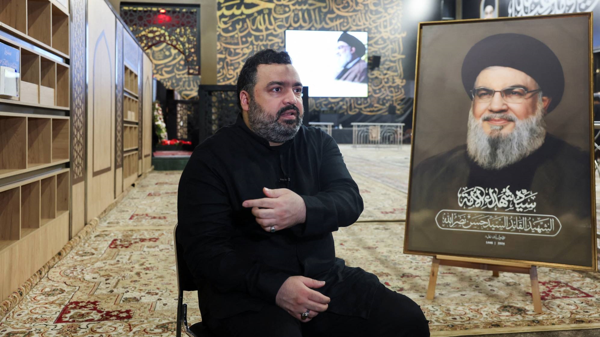 جواد نصر الله في مدفن الأب حسن نصر الله