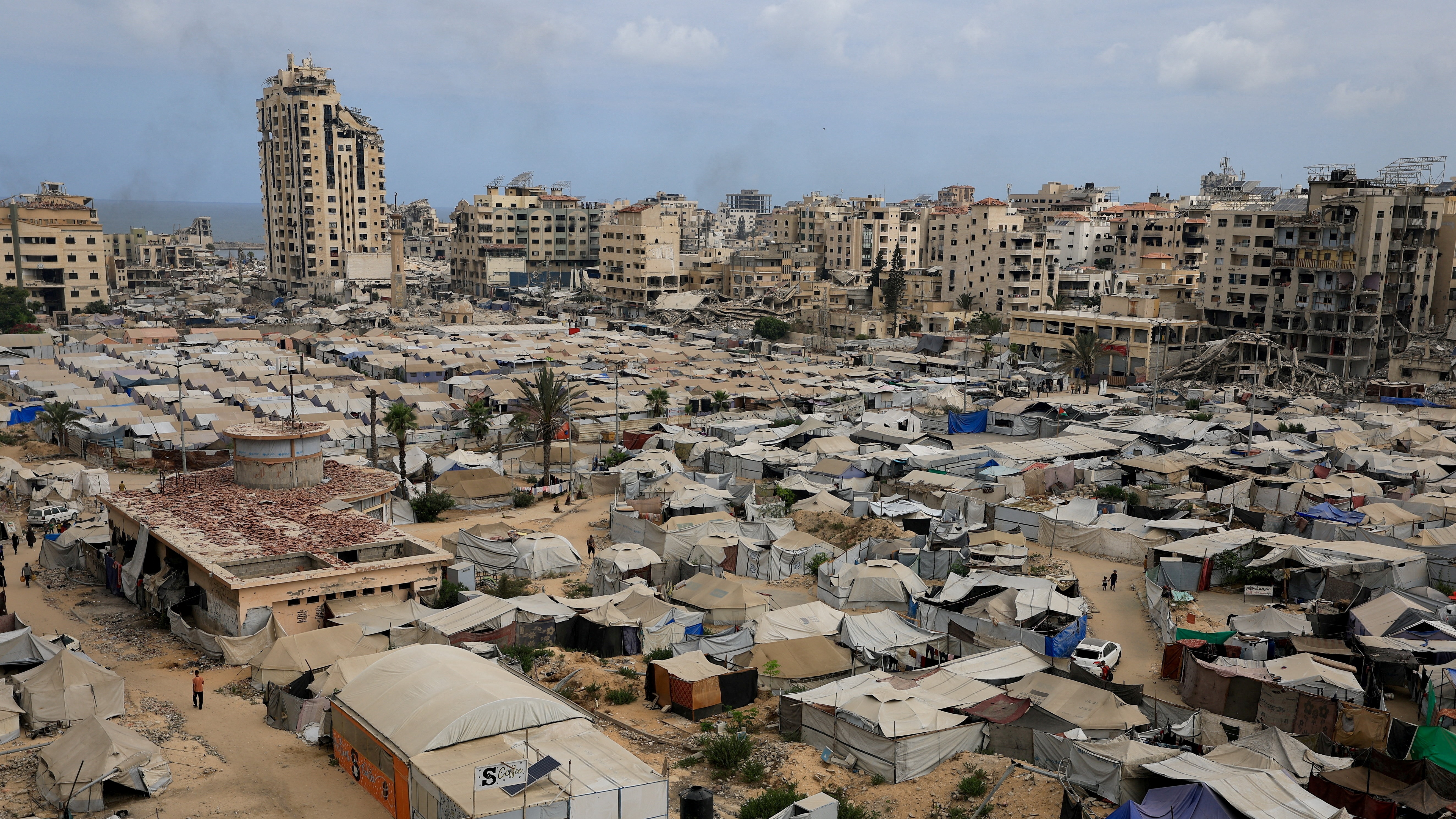 غزة في انتظار توقف الحرب وإعادة الإعمار