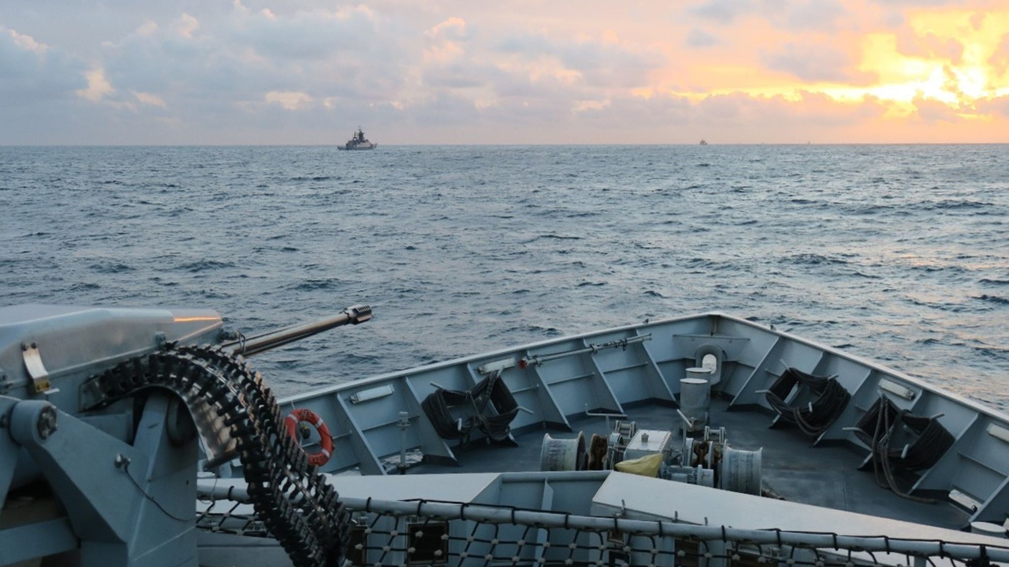  السفينتان الروسيتان أبحرتا عبر مضيق دوفر واتجهتا غربًا عبر القناة الإنجليزية