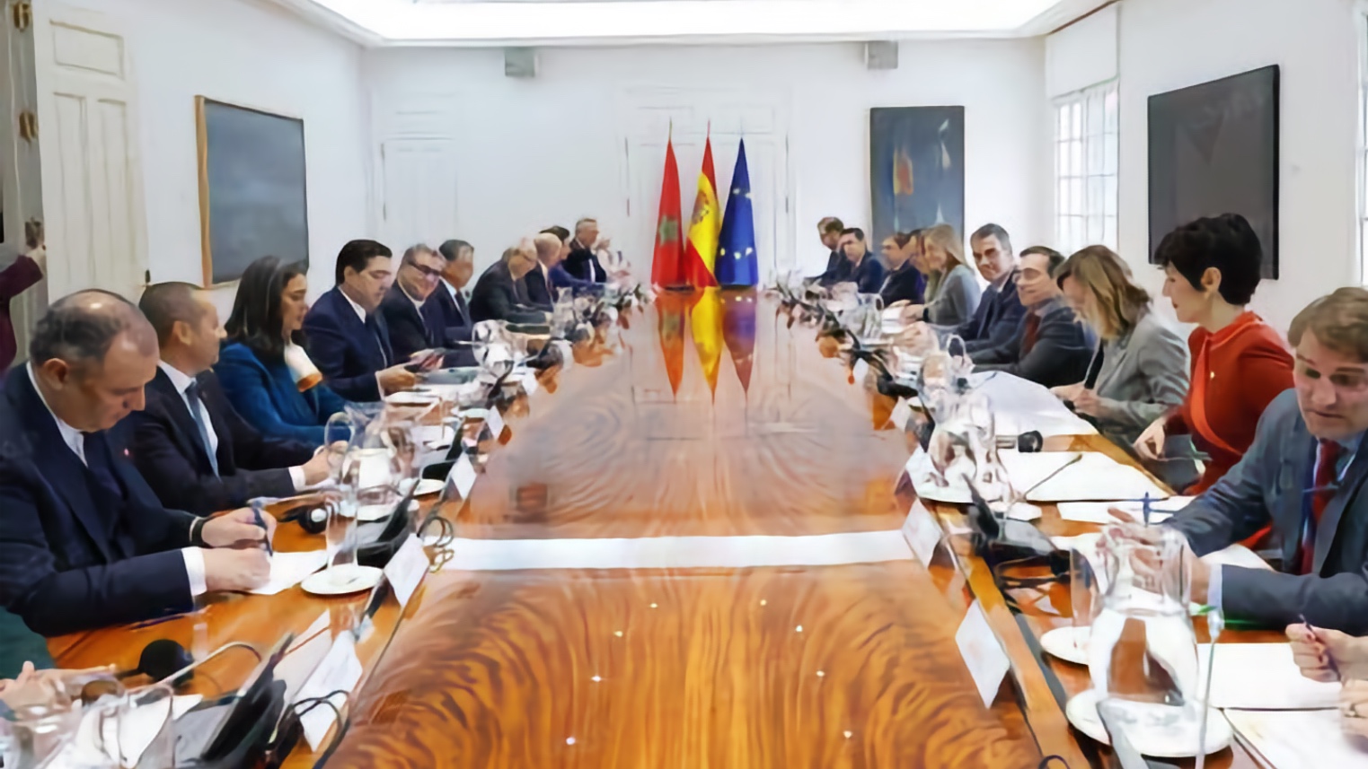 رئيس الحكومة الإسبانية خلال مباحثاته مع رئيس الحكومة المغربية