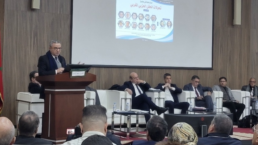 محمد أوجار يفجر نقاشا سياسيا حول بيروقراطية الدولة