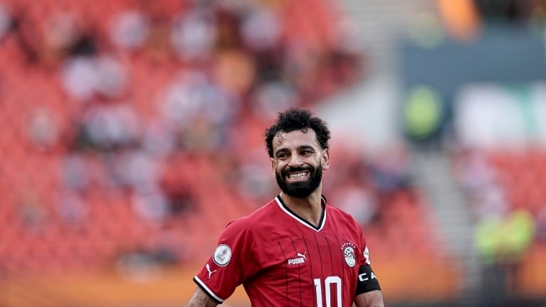 مهاجم منتخب مصر محمد صلاح خلال مباراة المجموعة الثانية في كأس الأمم الإفريقية 2024 أمام موزامبيق على ملعب فيليكس هوفويت-بوانيي في أبيدجان في 14 كانون الثاني/يناير 2024