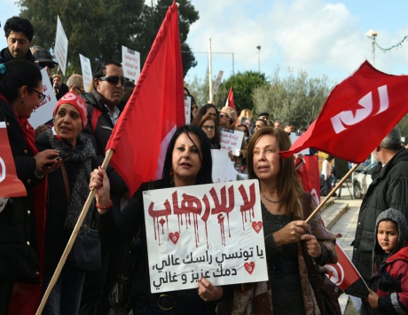 «توبة» الإرهابيين تشعل الغضب والجدل بين التونسيين