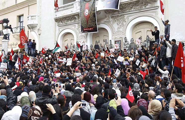 بعد ست سنوات على اندلاعها.. هل حققت الثورة التونسية أهدافها؟