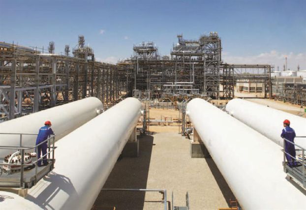 الحكومات العربية تراجع استراتيجياتها النفطية والكهربائية
