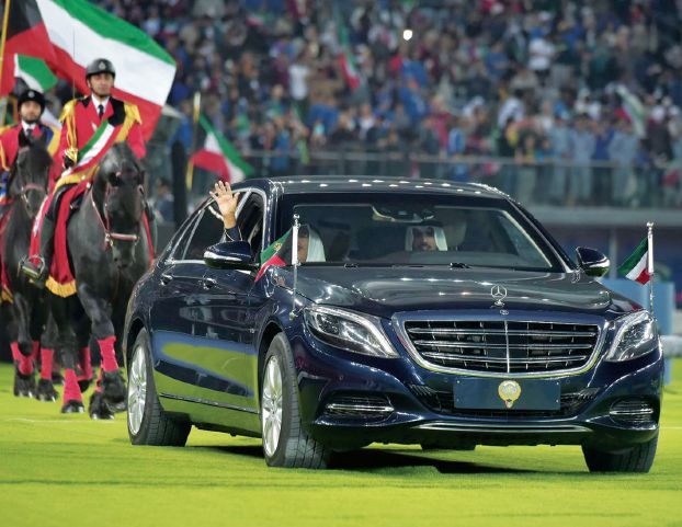 الكويت تشدو غنائياً ورياضياً لـ«الخليج»... و«مقاطعة» القطريين مستمرة