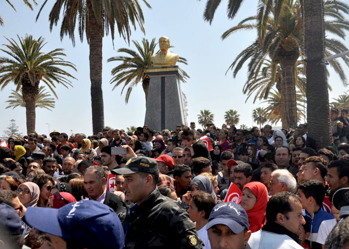 تواصل الجدل حول تاريخ بورقيبة في تونس